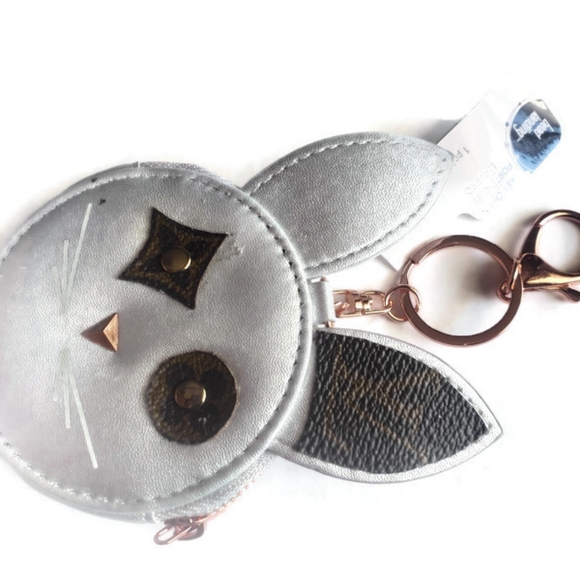 Crafted Bunny with Monogram canvas - Picture 2 of 2